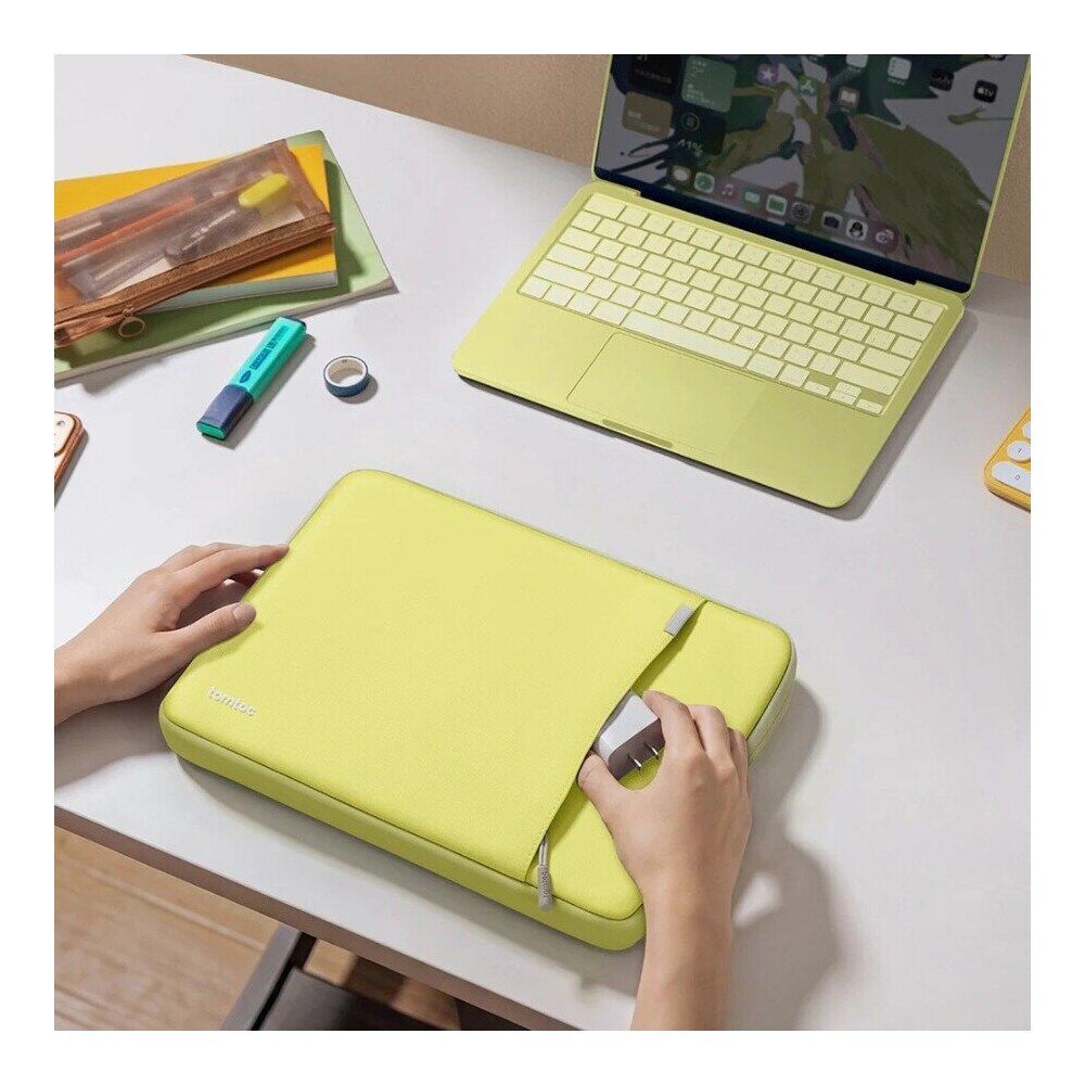 tomtoc-Defender-A13-sleeve-pouzdro-13-MacBook-Neo-zlute