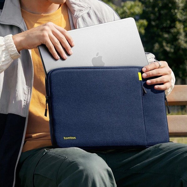 tomtoc-Defender-A13-sleeve-pouzdro-13-MacBook-Neo-tmave-modre