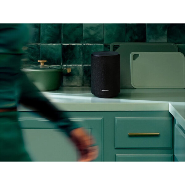 Bose-Lifestyle-Ultra-Speaker-reproduktor-cerny
