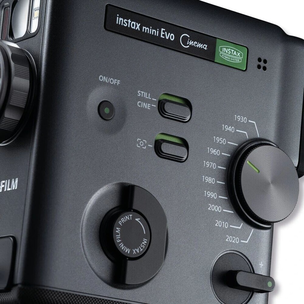 Fujifilm-Instax-mini-Evo-Cinema-cerny