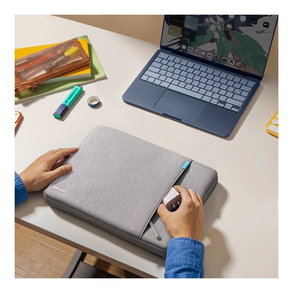 tomtoc-Defender-A13-sleeve-pouzdro-13-MacBook-Neo-sede