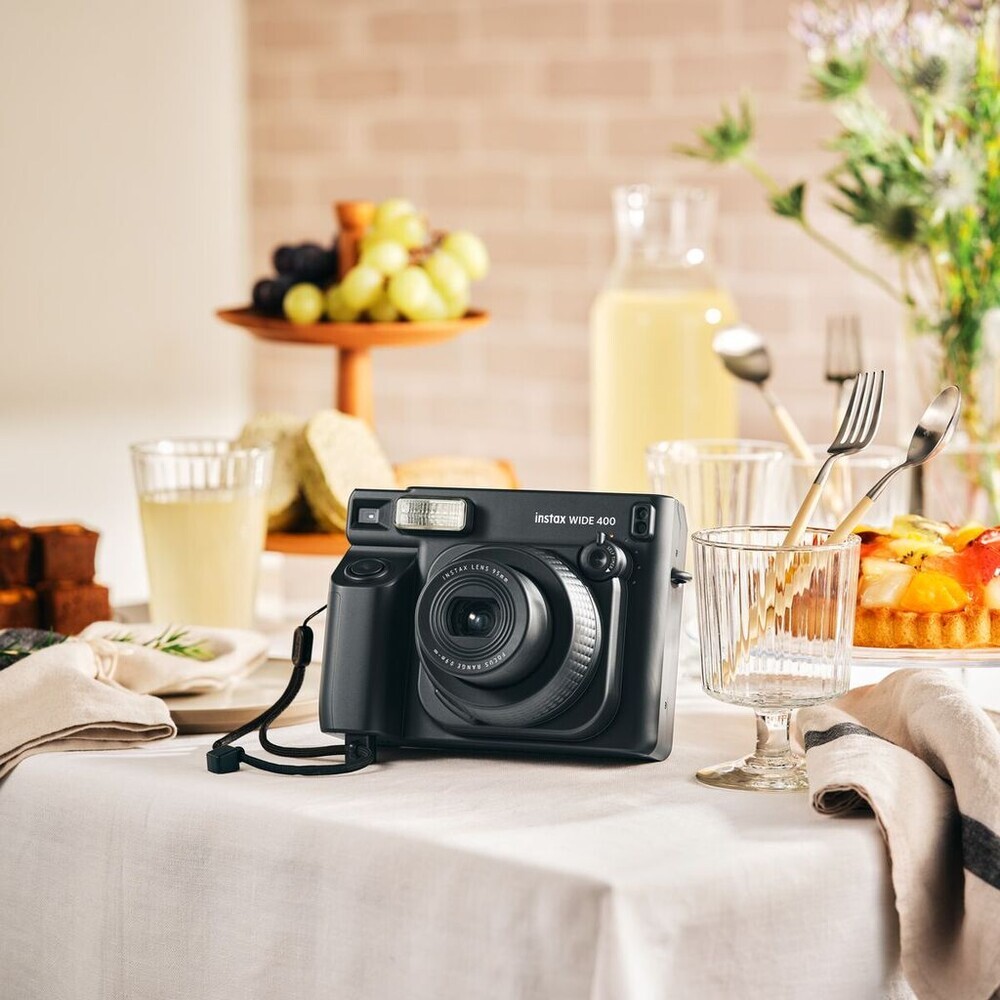 Fujifilm-Instax-Wide-400-EX-D-cerny