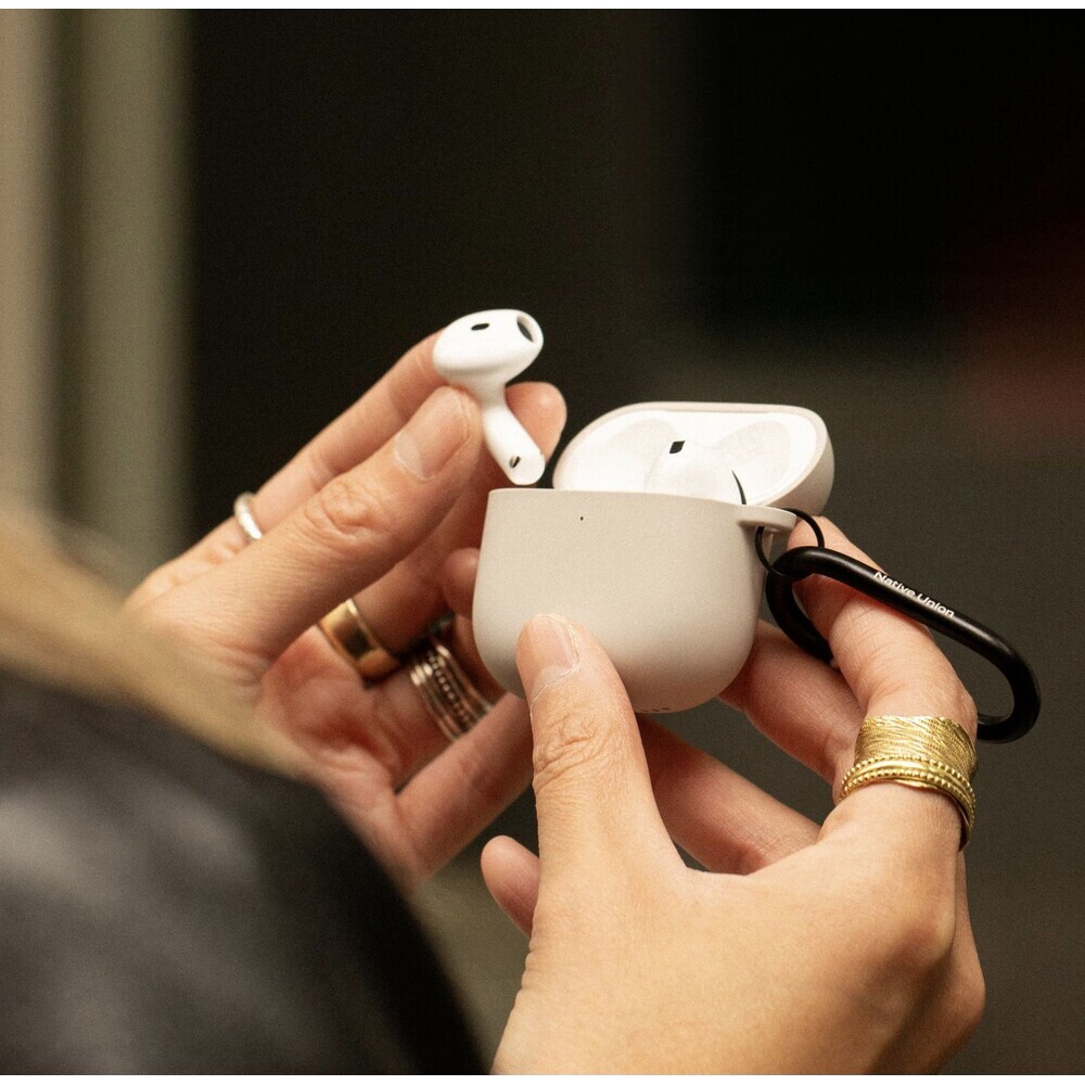 Native-Union-Active-Case-pouzdro-pro-AirPods-4-sandstone