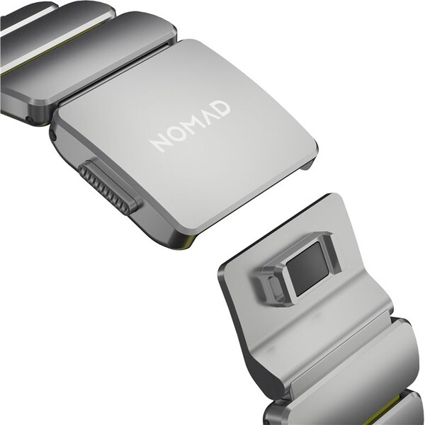 Nomad-Stratos-Band-FKM-reminek-Apple-Watch-45-46-49mm-Natural-Titanium-Volt