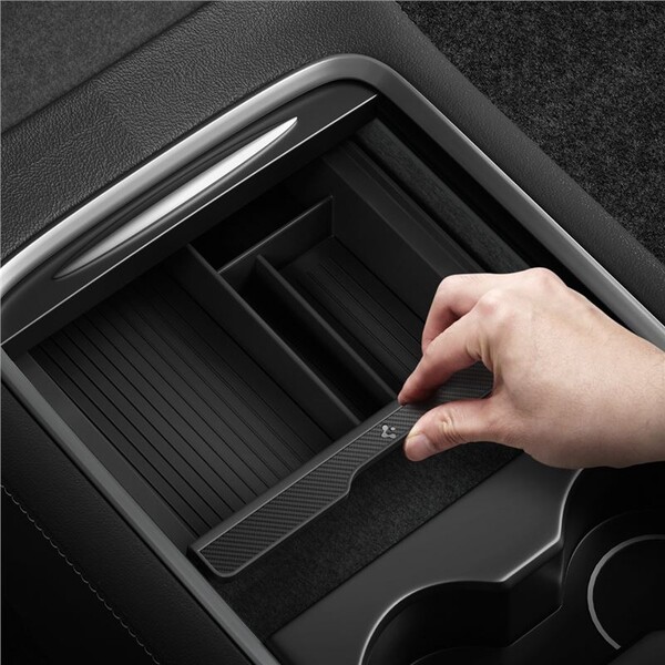 Spigen-Center-Console-Organizer-Tesla-Model-Y-3-cerny