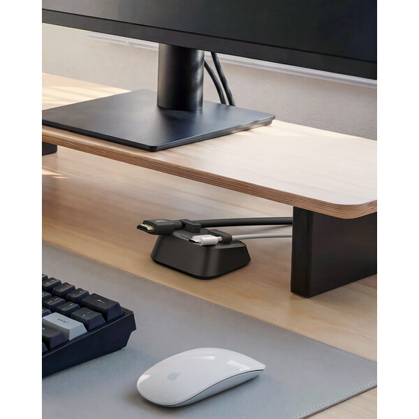 Spigen-Magnetic-Cable-Holder-magneticky-organizer-cerny