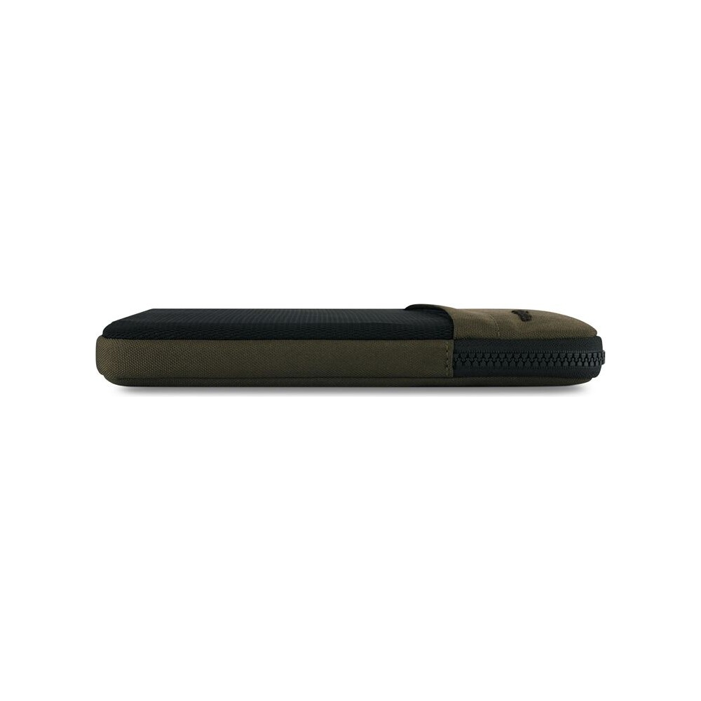 Pipetto-Expand-Sleeve-pouzdro-MacBook-Pro-14-MacBook-Air-13-6-tmave-zelene