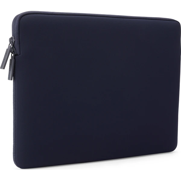 Pipetto-Classic-Fit-Sleeve-pouzdro-pro-MacBook-Neo-13-tmave-modre