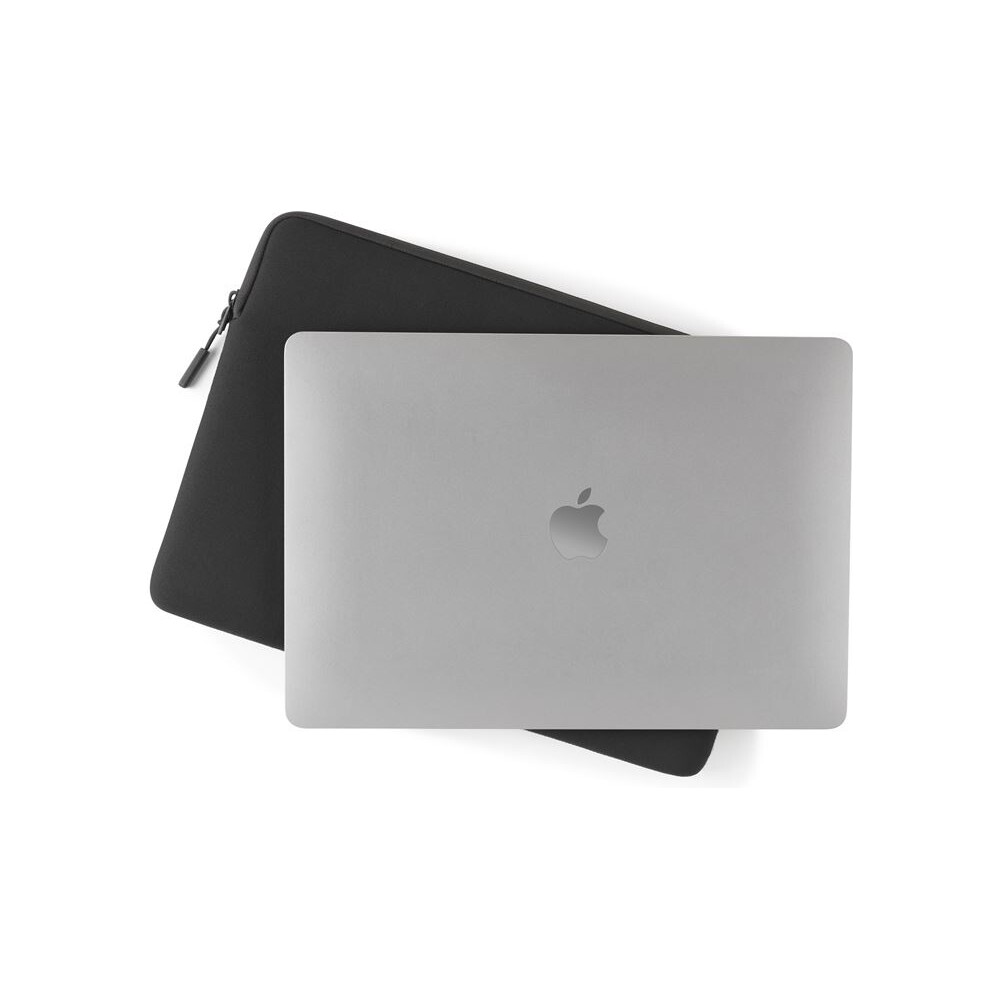 Pipetto-Classic-Fit-Sleeve-pouzdro-pro-Macbook-Air-15-cerne