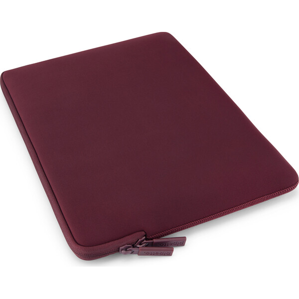 Pipetto-Classic-Fit-Sleeve-pouzdro-pro-MacBook-Neo-13-burgundy